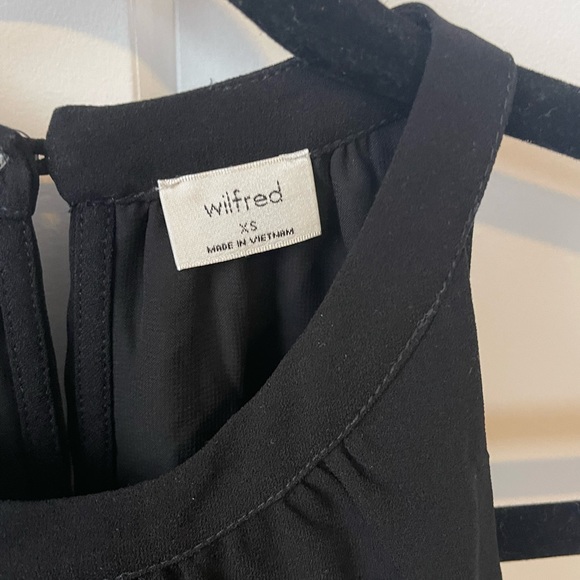 Aritzia Wilfred Open Back with Tie Black Going Out Top - Picture 2 of 4